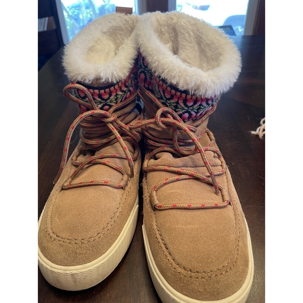 Toms Size 7 Alpine Brown Suede Moccasin Boots Tan